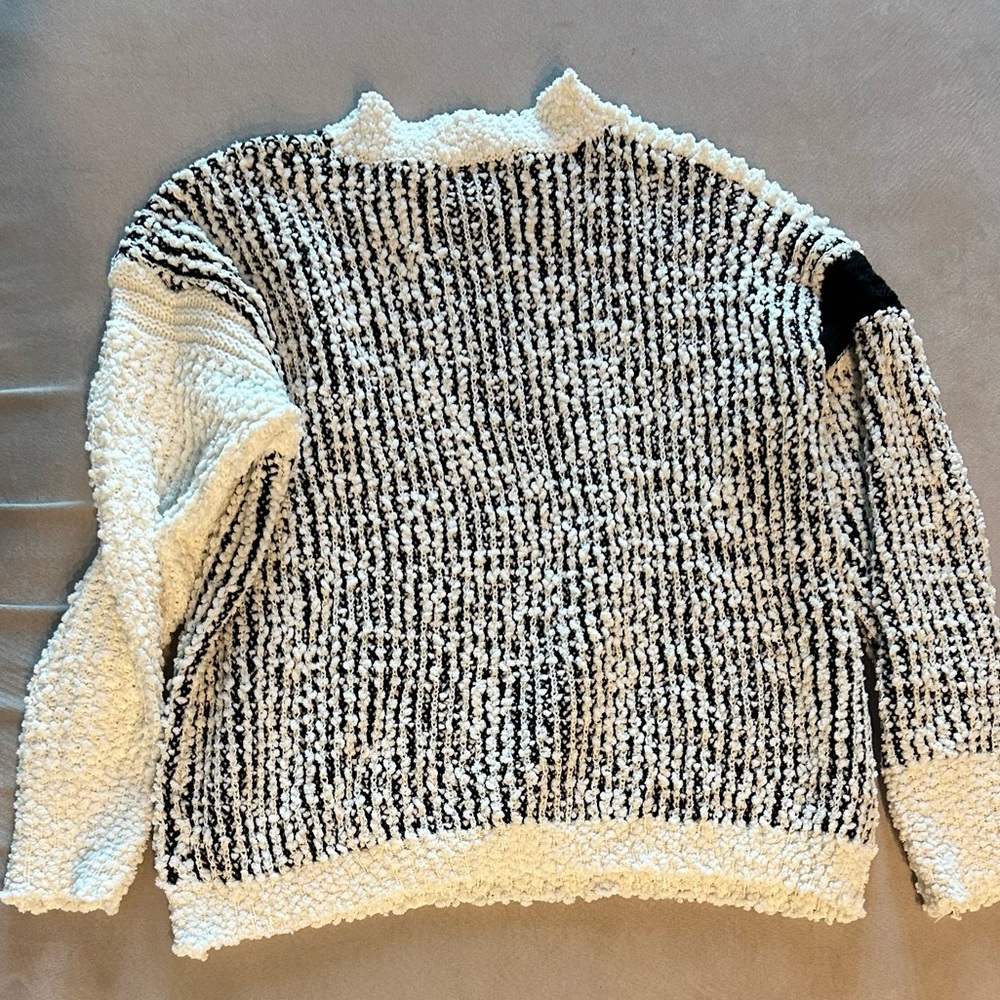 Bobeau Colorblock Sweater - Picture 3 of 4